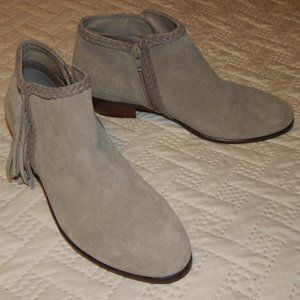 Crown Vintage Taupe Suede Tammy Fringed Bootie, Size 8 - NEW